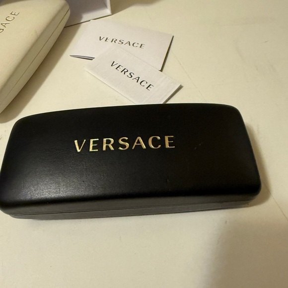 Two original Versace sunglasses case with new conditions - Picture 5 of 8
